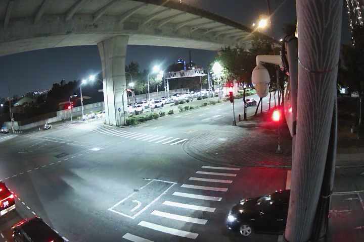 太原路/環中東路(右側車流往松竹路)