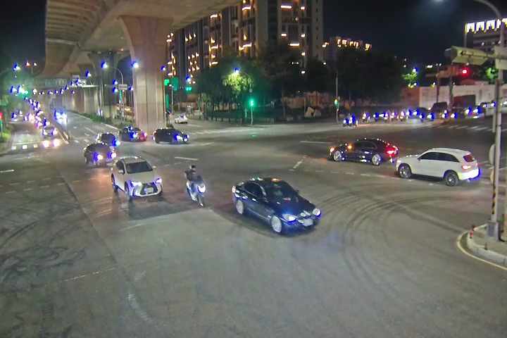 環中東路/太原路(右側車流往松竹方向)