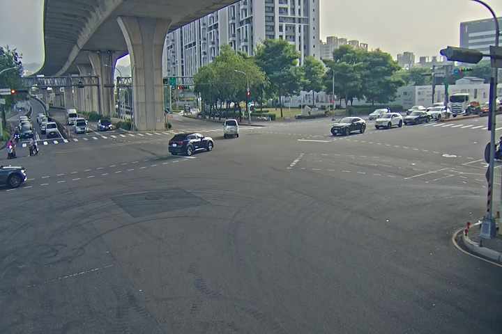 環中東路/太原路(右側車流往松竹方向)