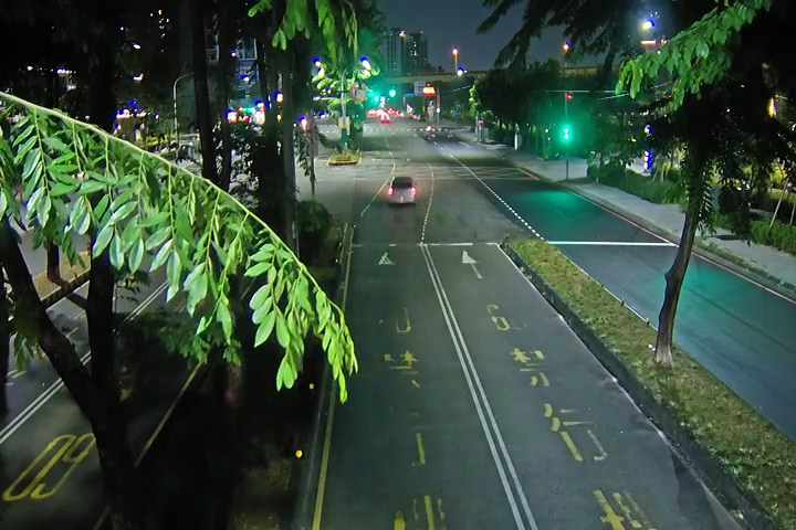 太原路/樹孝路(右側車流往環中東路) Taiyuan Rd./Shuxiao Rd. (Right side Traffic flow to Huanzhong E.Rd.)