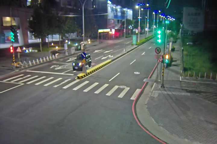 松竹路/敦富路(右側車流往北屯好市多)