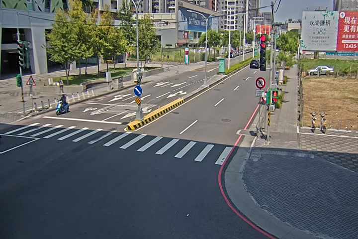 松竹路/敦富路(右側車流往北屯好市多)