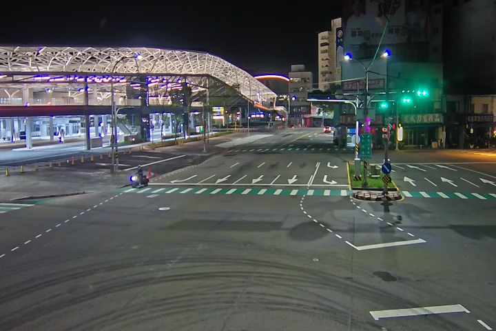 南京路/雙十路(右側車流往台中火車站)